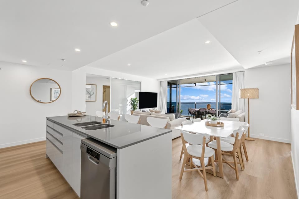 Natural landscape, TV and multimedia, Kitchen or kitchenette, Dining area