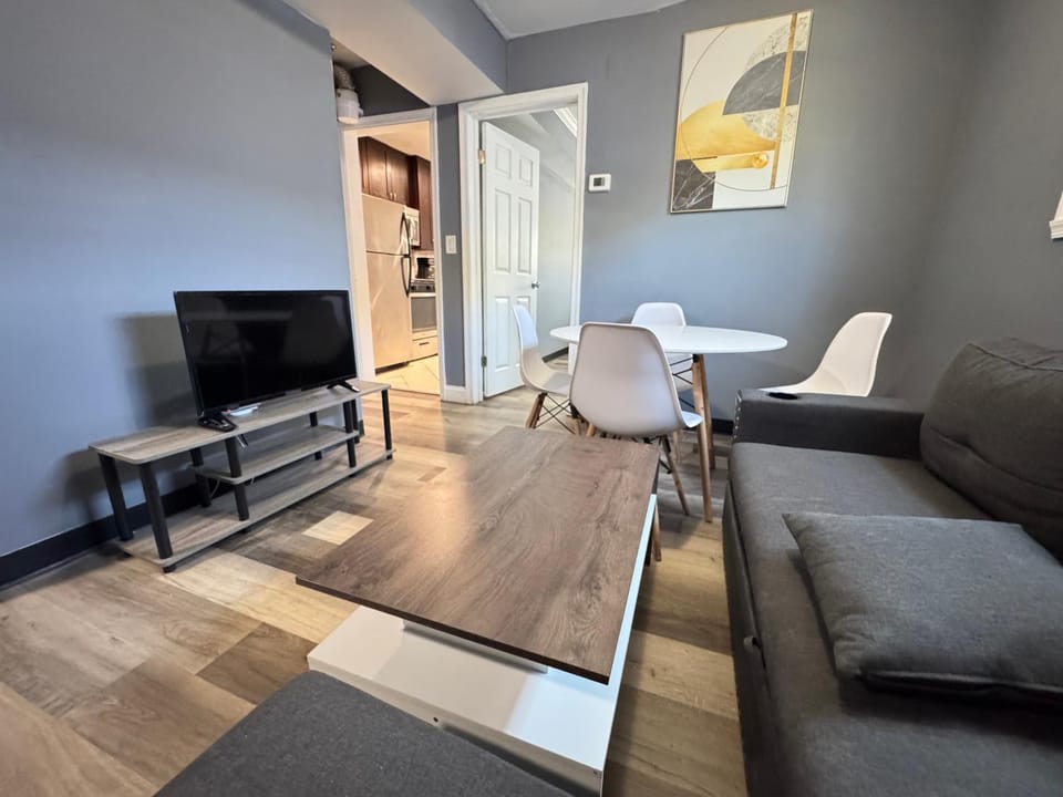 Cozy Modern 2-Bedrooms Apartment DC Apartment in District of Columbia