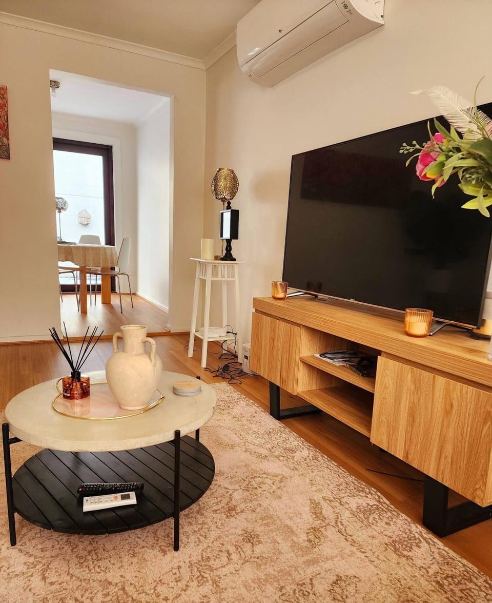 Communal lounge/ TV room, TV and multimedia, Living room