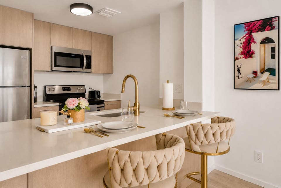Kitchen or kitchenette, Dining area, kitchen