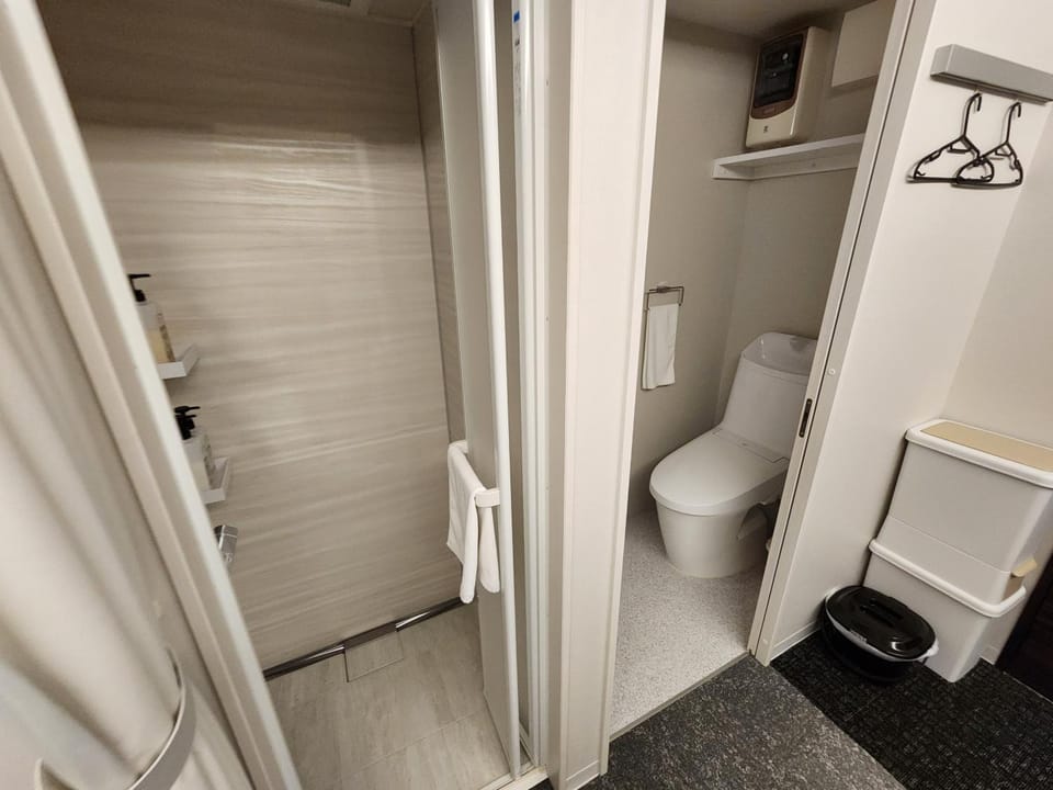 Shower, Toilet, Bathroom