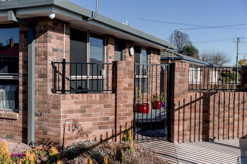 Modern 2-BHK House in the Heart of Armidale CBD Villa in Armidale