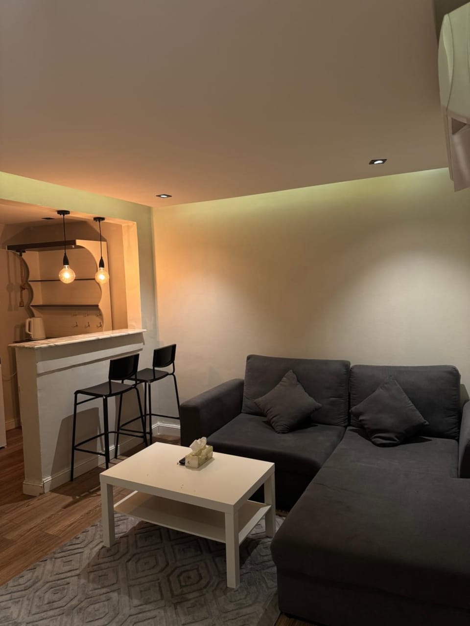 غرفة وصاله فندقيه فاخره r2 Apartment in Riyadh