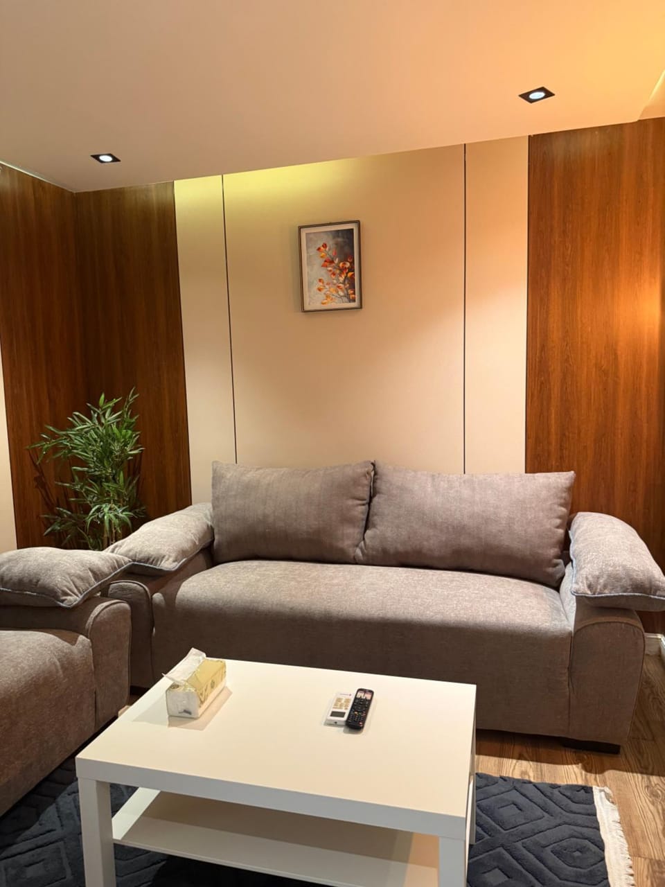 غرفة وصاله فندقيه فاخره r2 Apartment in Riyadh
