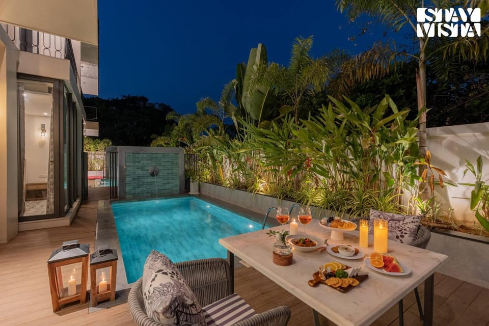 Swimming pool, Swimming pool