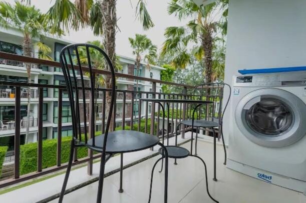 Near Beach & Main road ideal Spot-title rawaiC140 Apartment in Rawai