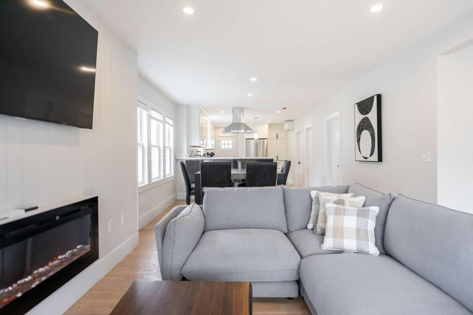 Beautiful and Spacious 3BD Condo in Somerville Apartment in Somerville