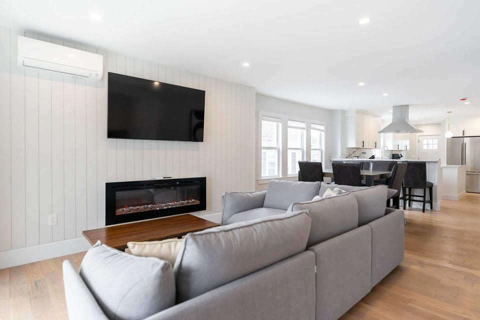 Beautiful and Spacious 3BD Condo in Somerville Apartment in Somerville