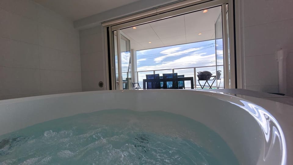 Bathroom, Bath
