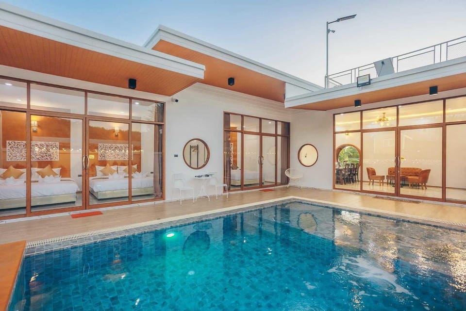 Pool view, Swimming pool
