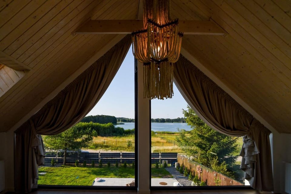 Bedroom, Lake view