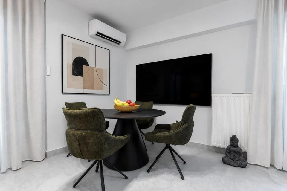 TV and multimedia, Living room, Dining area, air conditioner