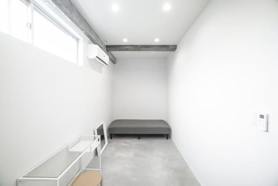 10minute walk from Gifu Station Private parking available for up to 2 cars Accommodates 18 people6 bedrooms Rooftop BBQ Apartment in Gifu, Japan