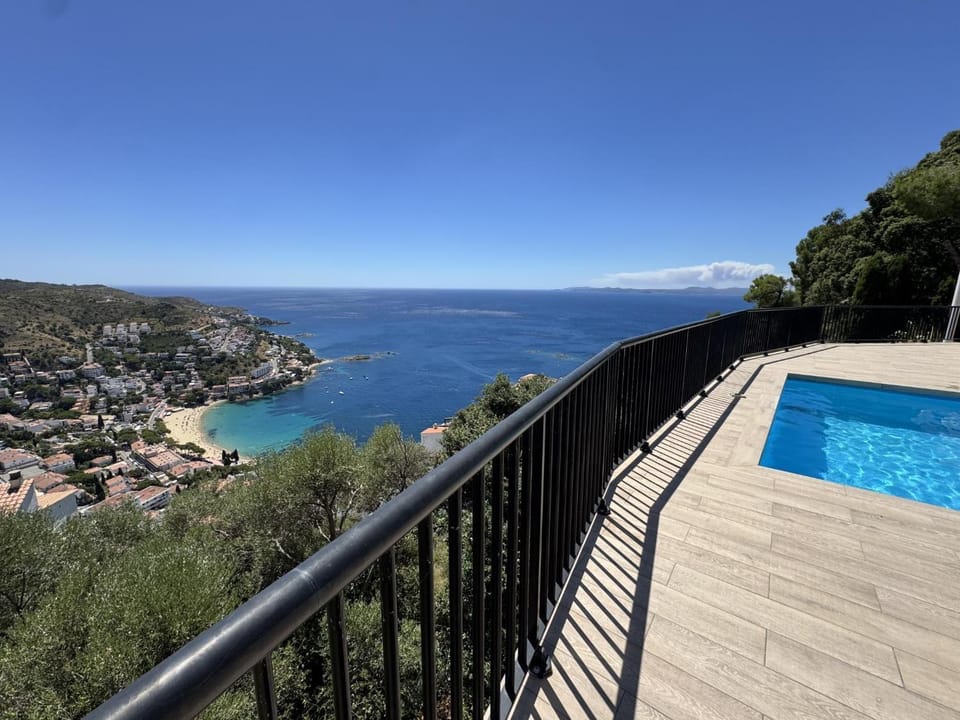 Sea view, Swimming pool