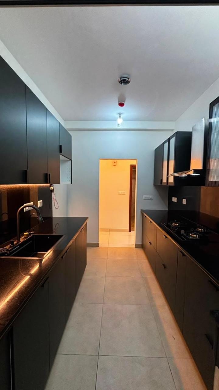 Kitchen or kitchenette, oven