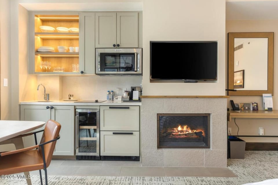 Riverfront Retreat I Resort Amenities Gondola House in Avon