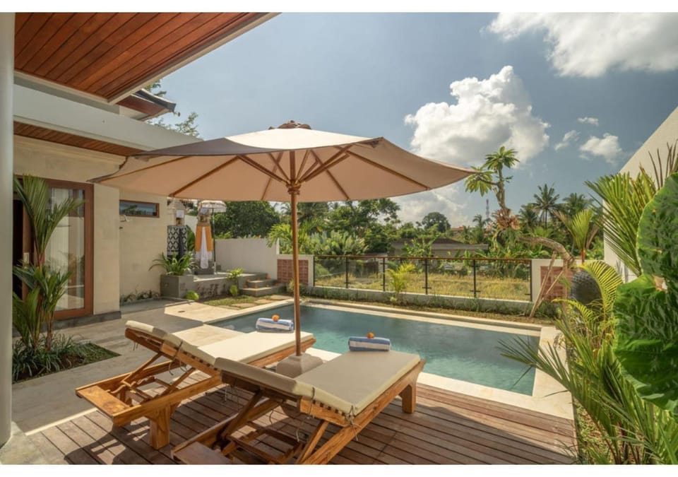 Patio, Natural landscape, Balcony/Terrace, Garden view, Pool view, Pool view, Swimming pool, Swimming pool, sunbed
