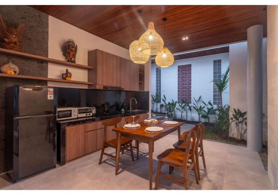 Kitchen or kitchenette, Dining area, oven, stove, kitchen, kitchen