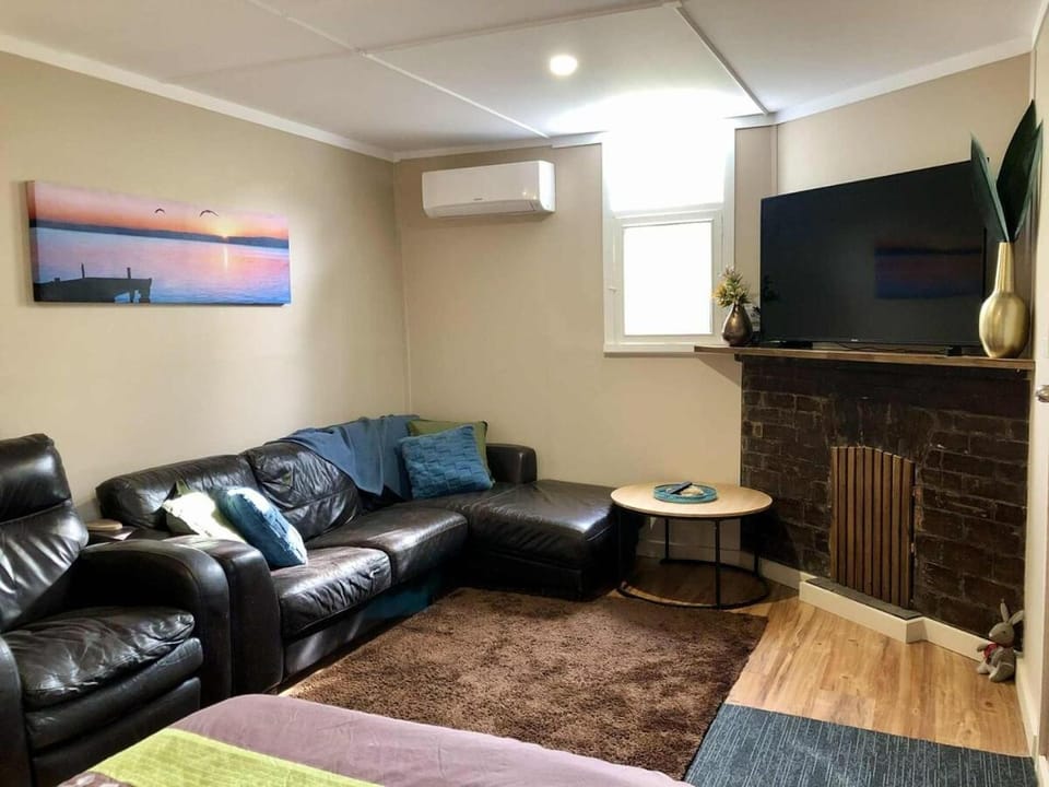 TV and multimedia, Living room, Evening entertainment, fireplace, air conditioner
