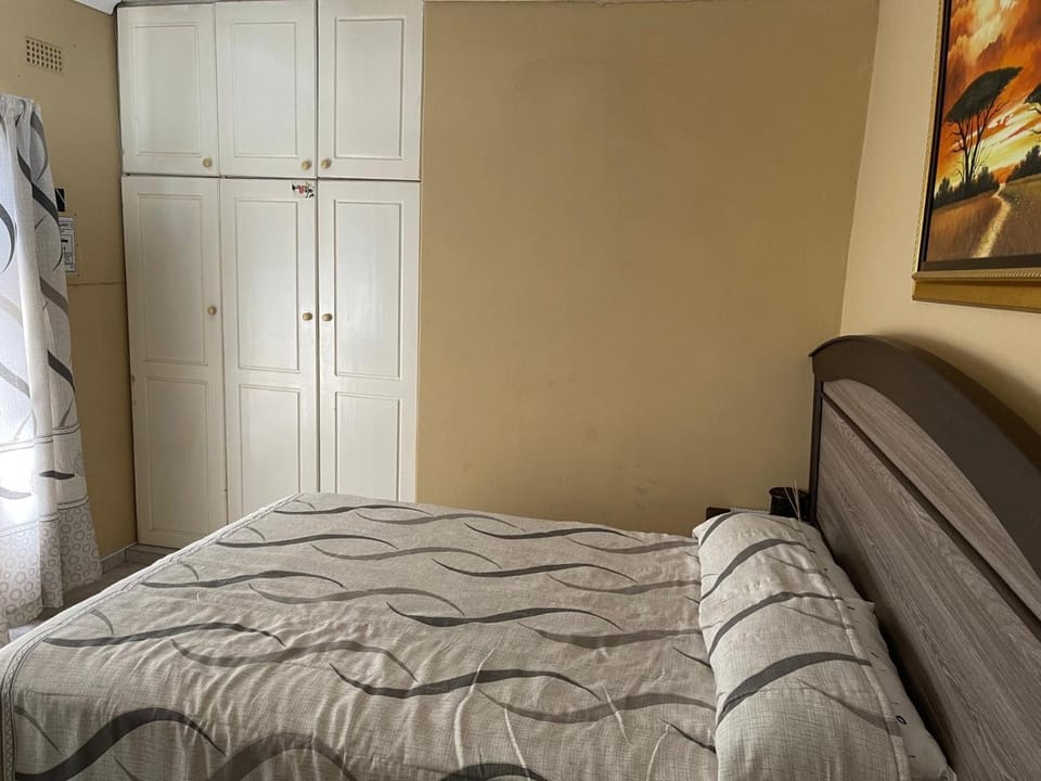 Iris's Guest House Bed and Breakfast in Zimbabwe