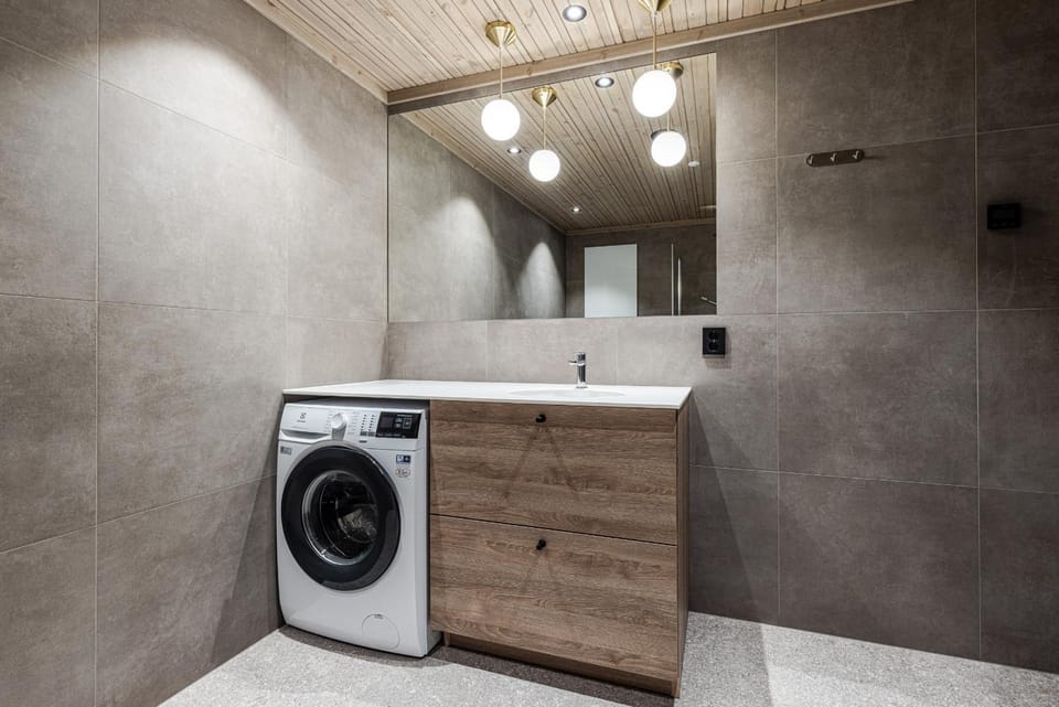 Bathroom, laundry, washing machine