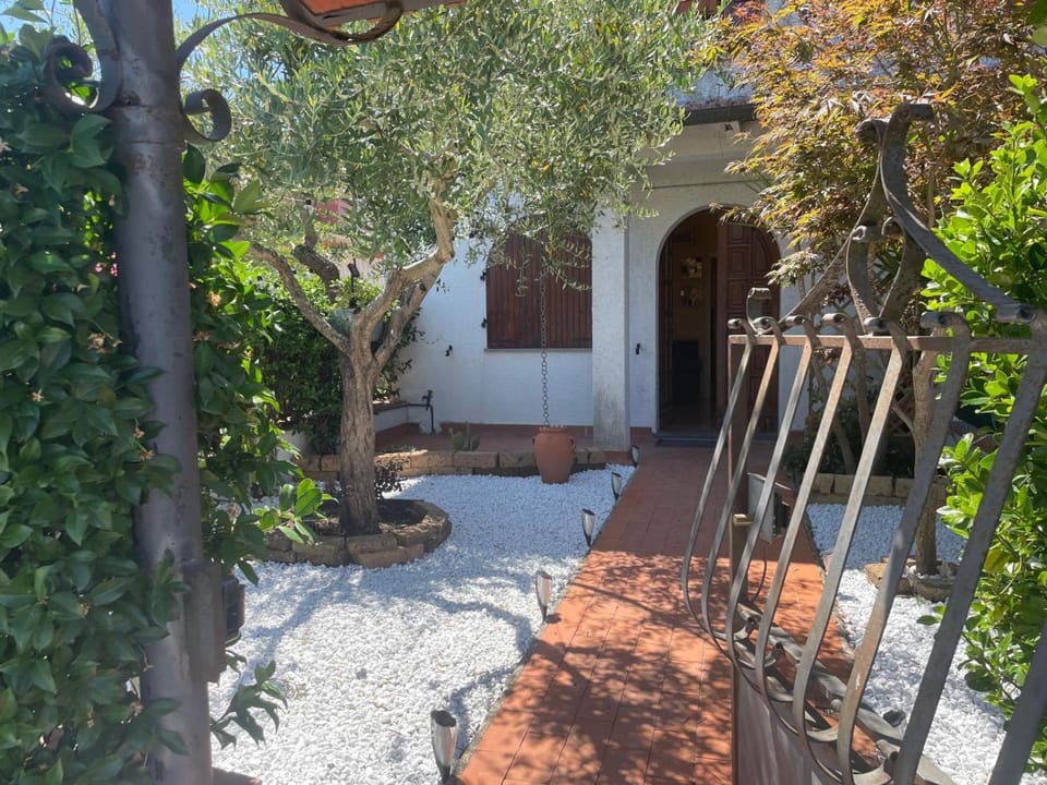 Property building, Garden