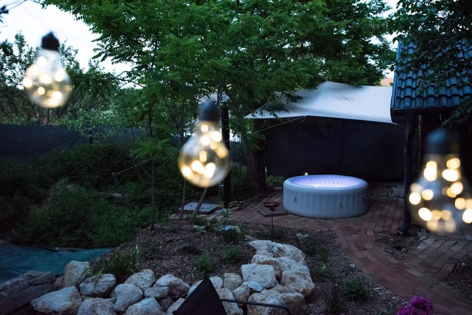 Garden, Hot Tub