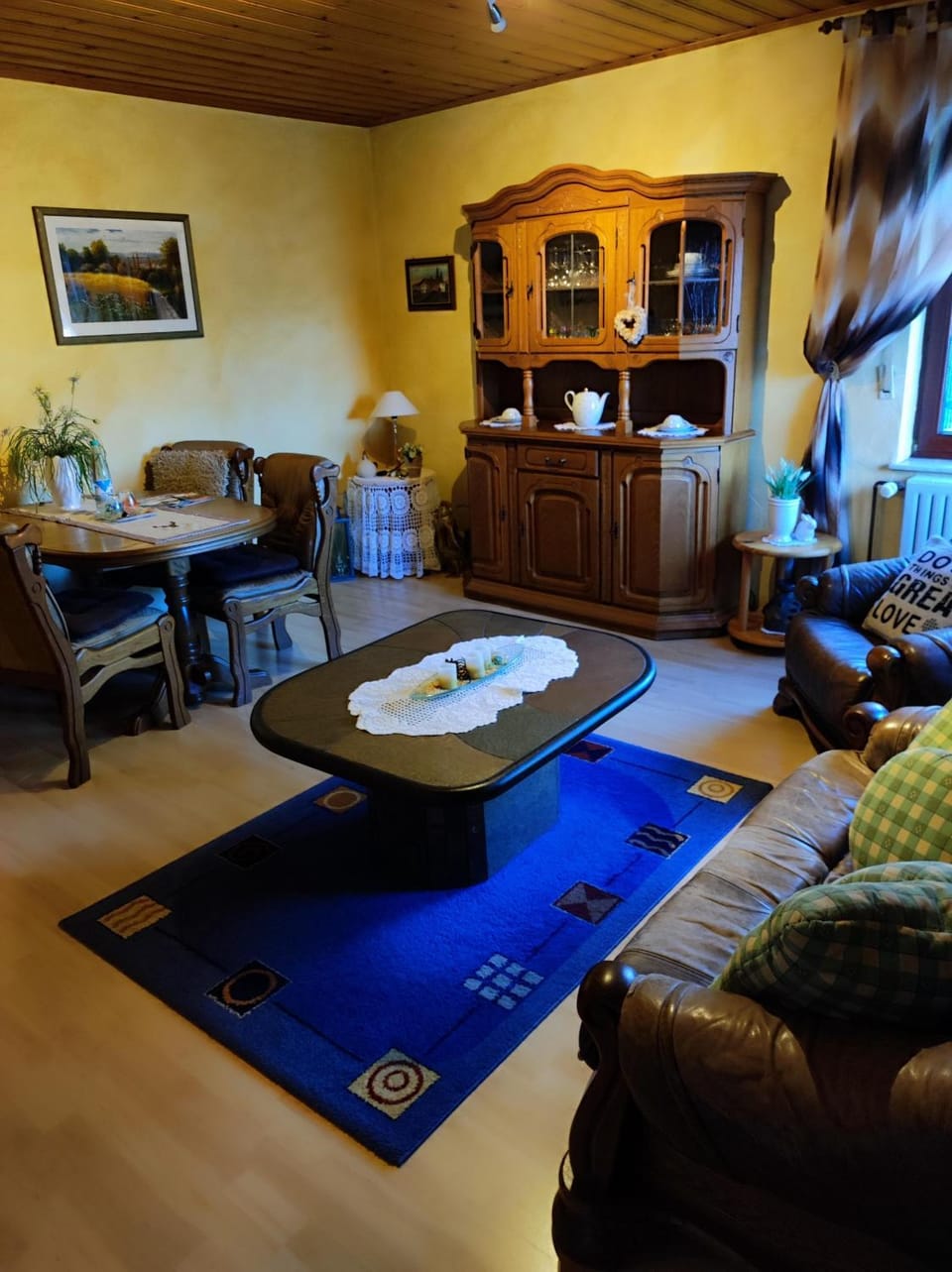 Living room, Seating area