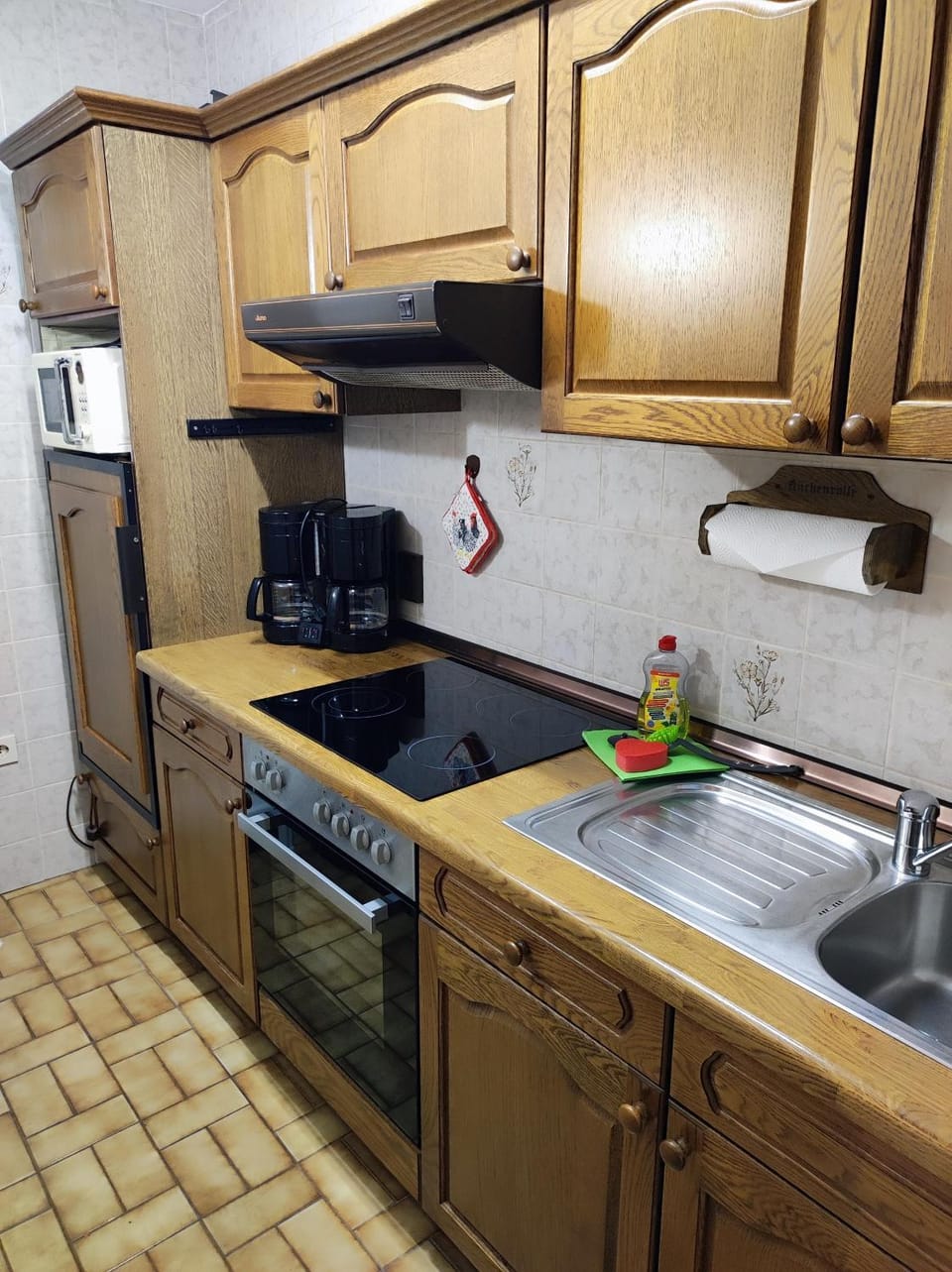 Kitchen or kitchenette, oven, stove