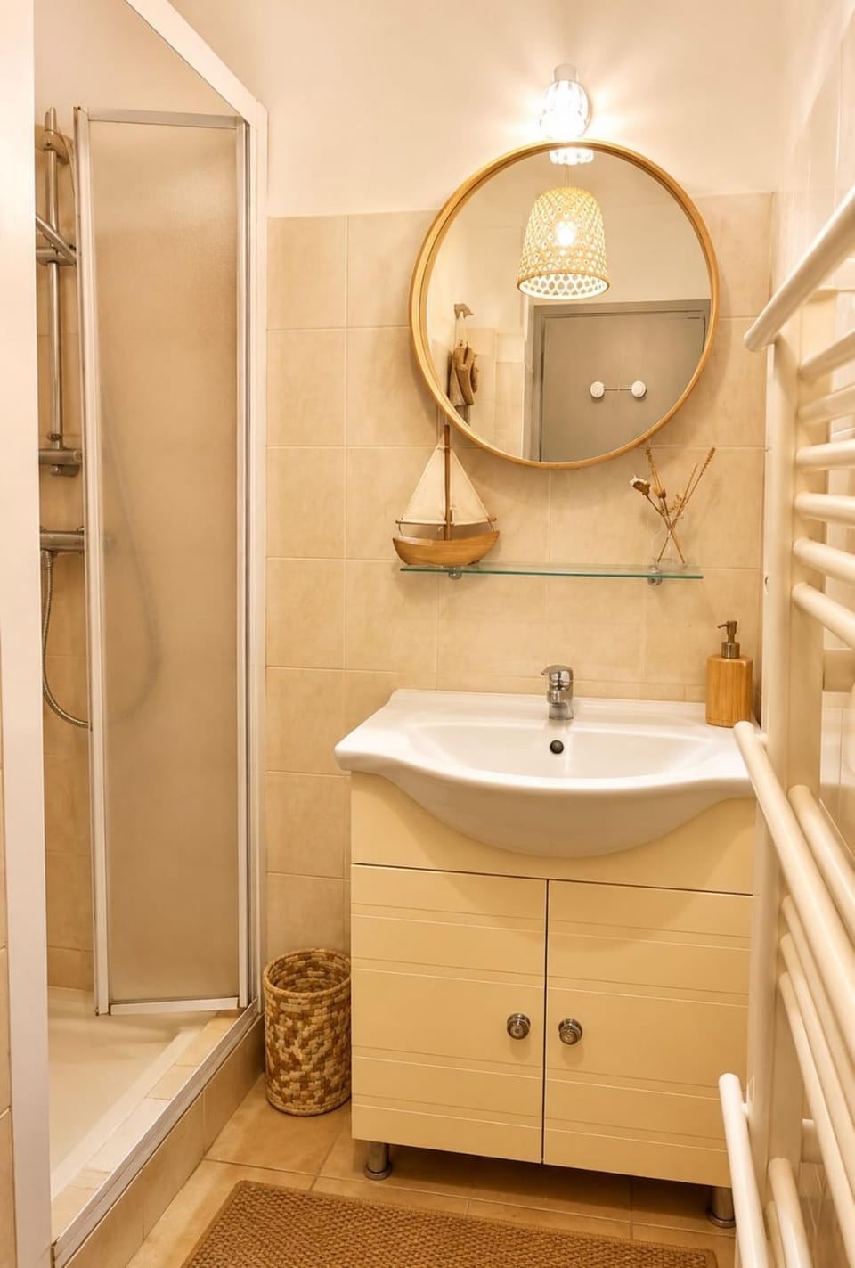 L Instant Colliourenque Appartement climatisé avec terrasse et parking Apartment in Collioure