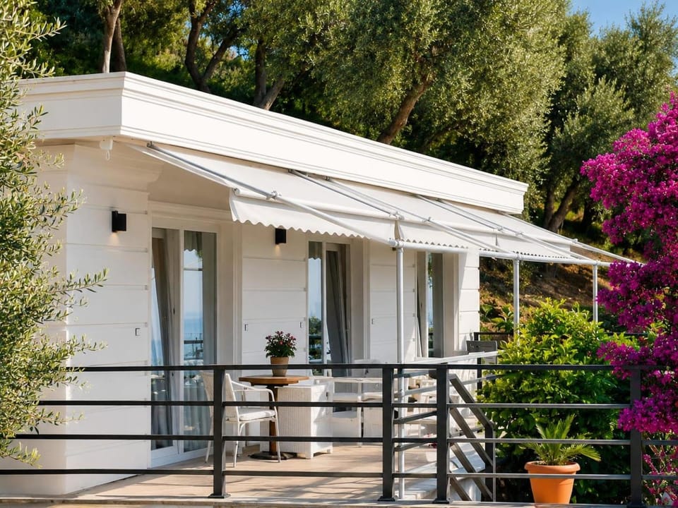 Monarch Beach Bed and Breakfast in Vlorë County, Albania