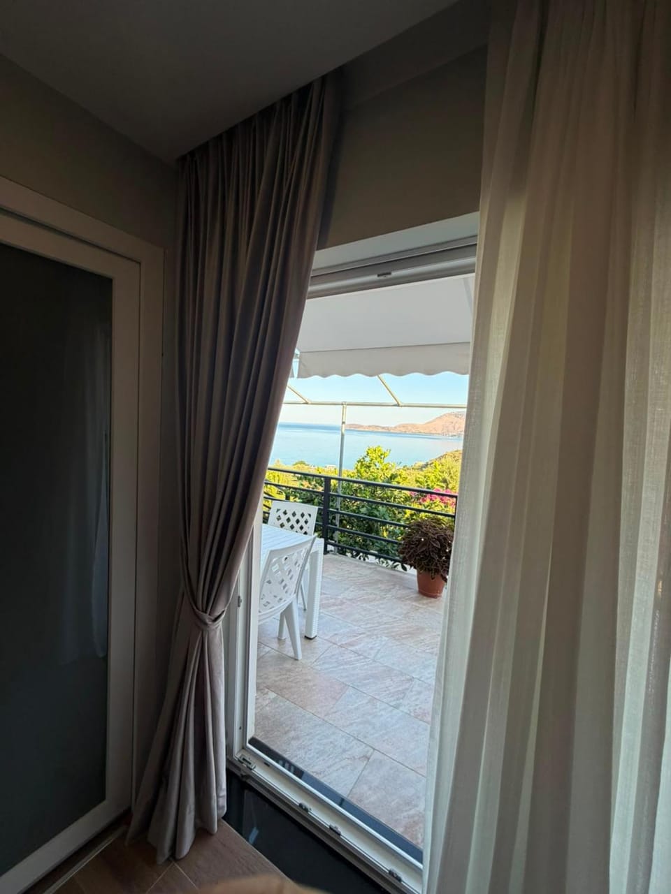 Monarch Beach Bed and Breakfast in Vlorë County, Albania