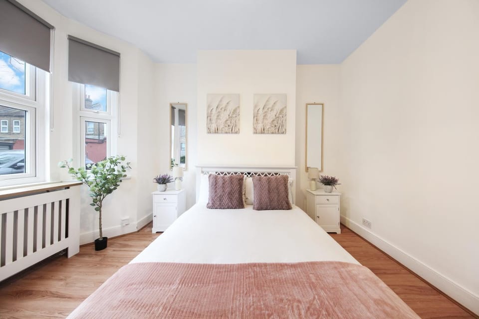 West Ealing Hububb Rooms Near West Ealing Station Vacation rental in London Borough of Ealing