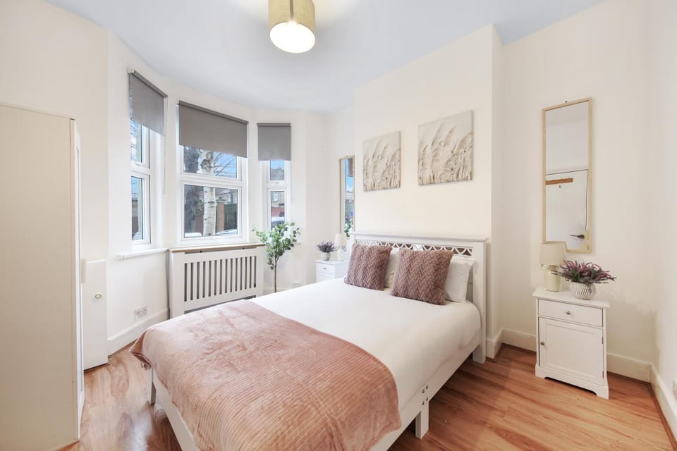 West Ealing Hububb Rooms Near West Ealing Station Vacation rental in London Borough of Ealing