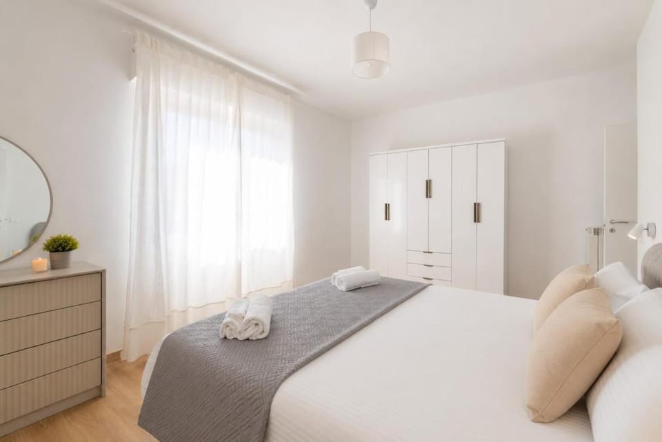 Nahara 10 Min to Beach Central Stay Apartment in Sanremo