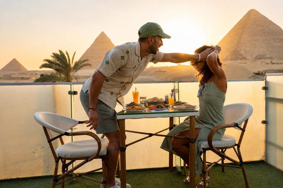 Patio, Restaurant/places to eat, Day, People, Natural landscape, View (from property/room), Balcony/Terrace, Food and drinks, Dining area, Guests, Breakfast, Drinks, group of guests