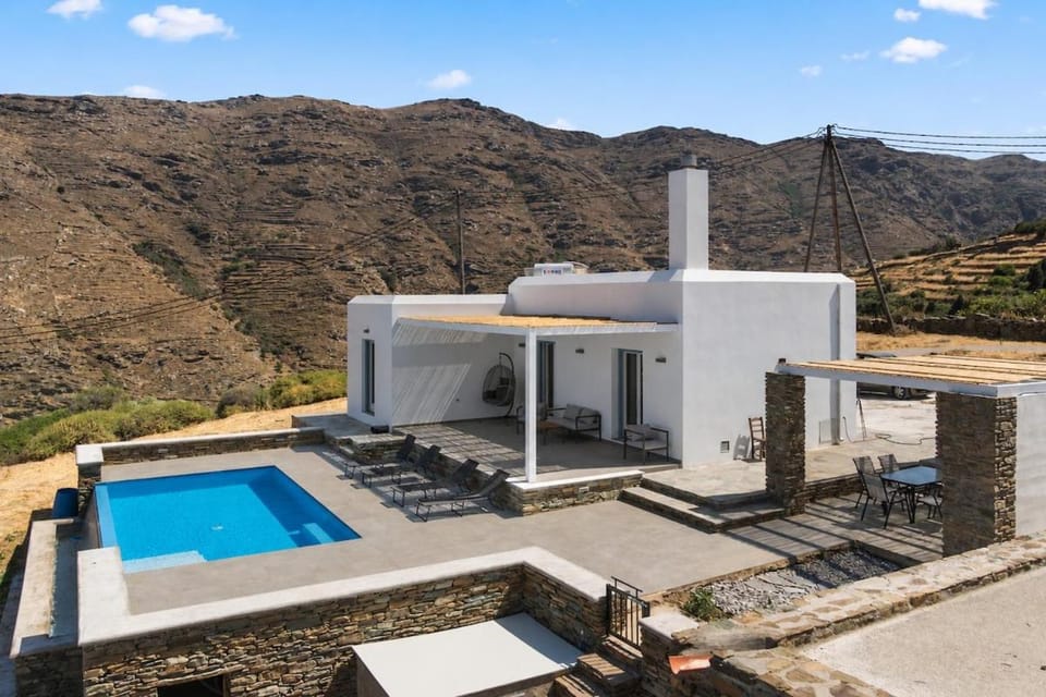 Syneti Horizon Villa - Infinity Pool & Sea Views Villa in Decentralized Administration of the Aegean