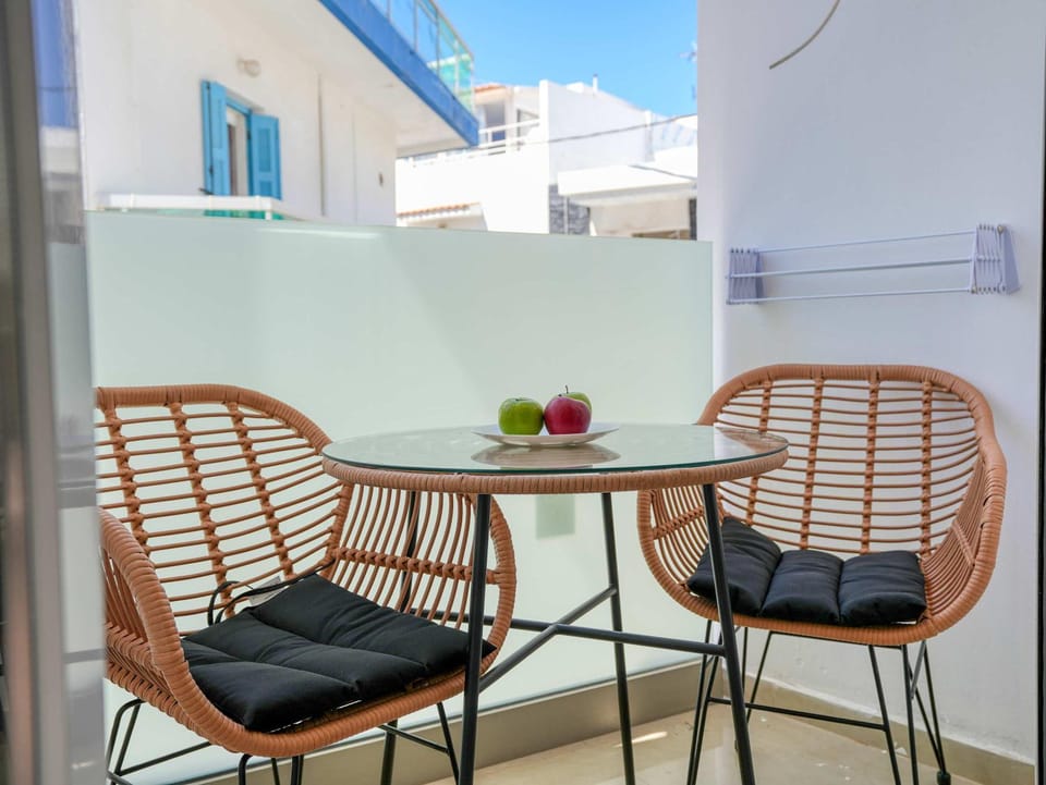 Patio, Day
