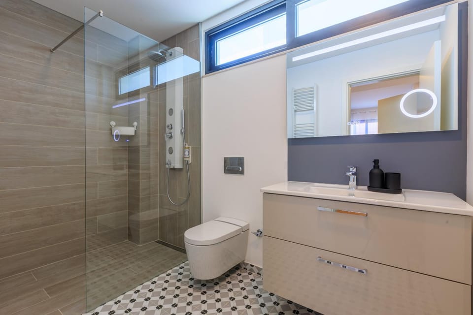 Shower, Bathroom