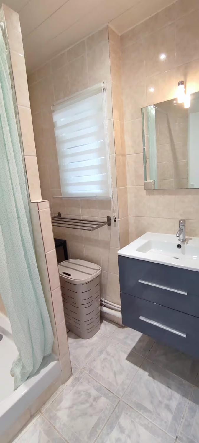 Chambre lumineuse à 5 min du centre-ville Vacation rental in Avignon