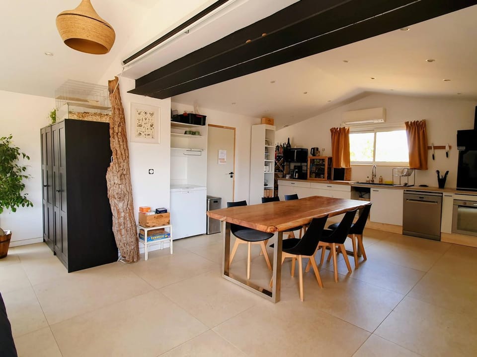 Dining area, pet friendly, kitchen