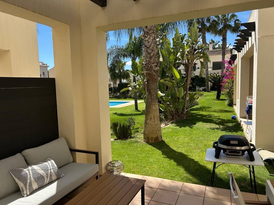 Property building, Balcony/Terrace, Living room