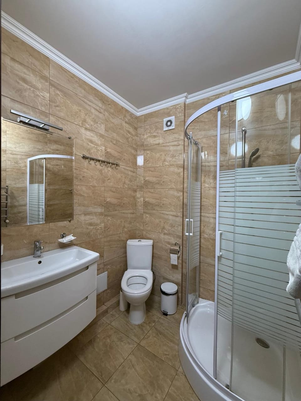 Приватні кімнати біля першого витягу Apartment in Ukraine