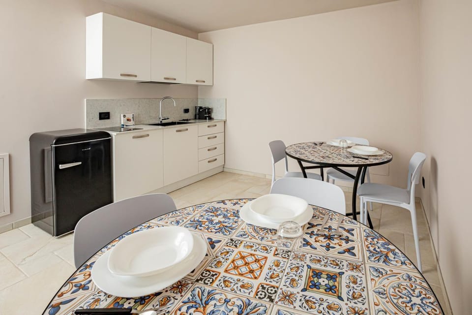 Kitchen or kitchenette, Kitchen or kitchenette