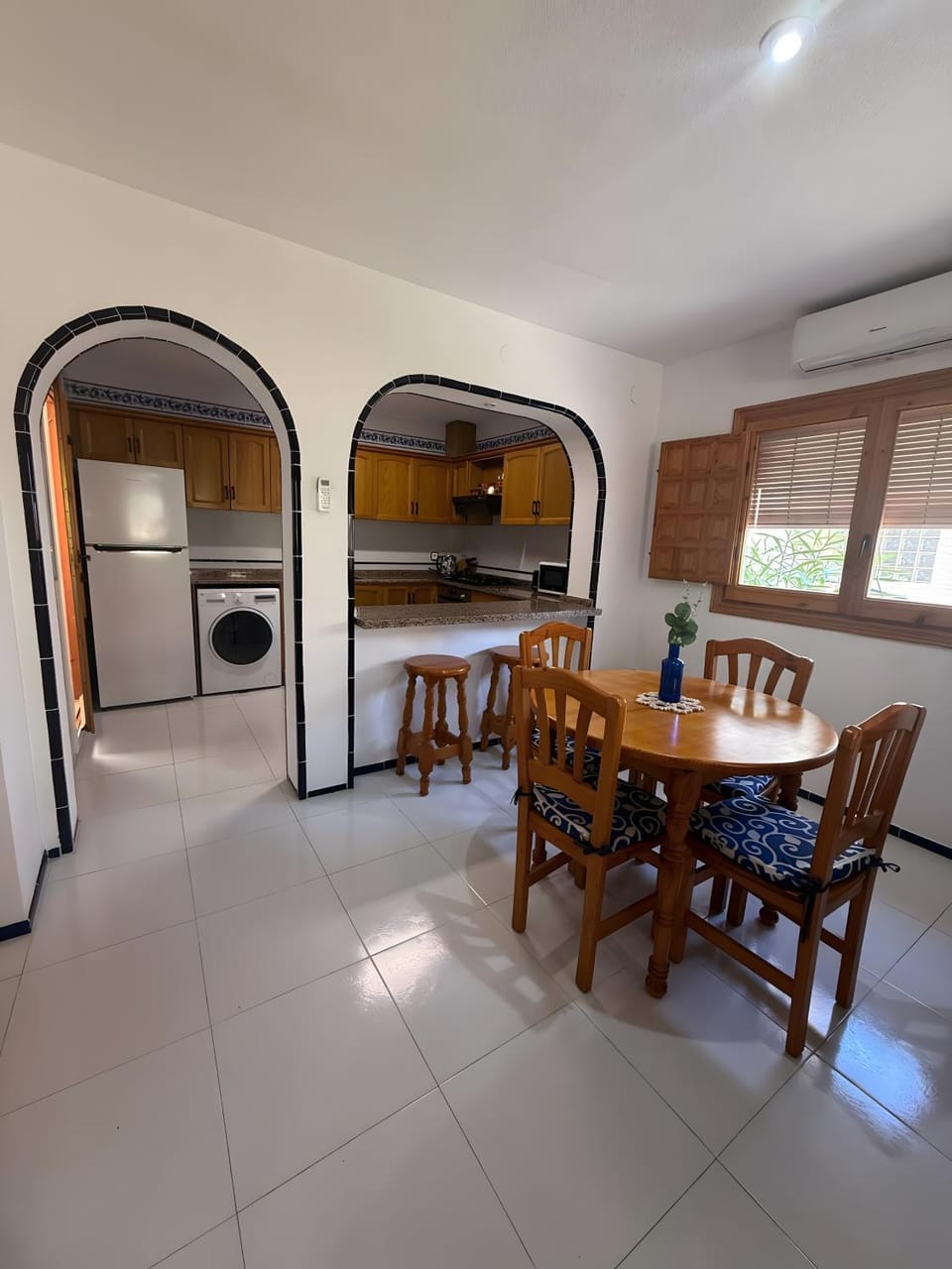 Property building, Kitchen or kitchenette, Living room