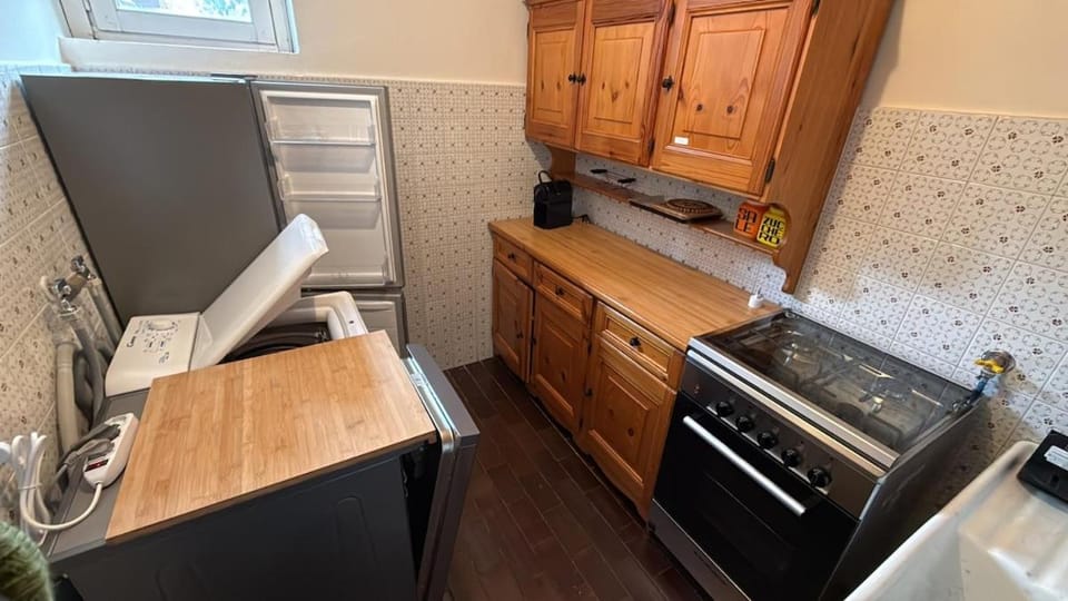 Kitchen or kitchenette, kitchen, kitchen