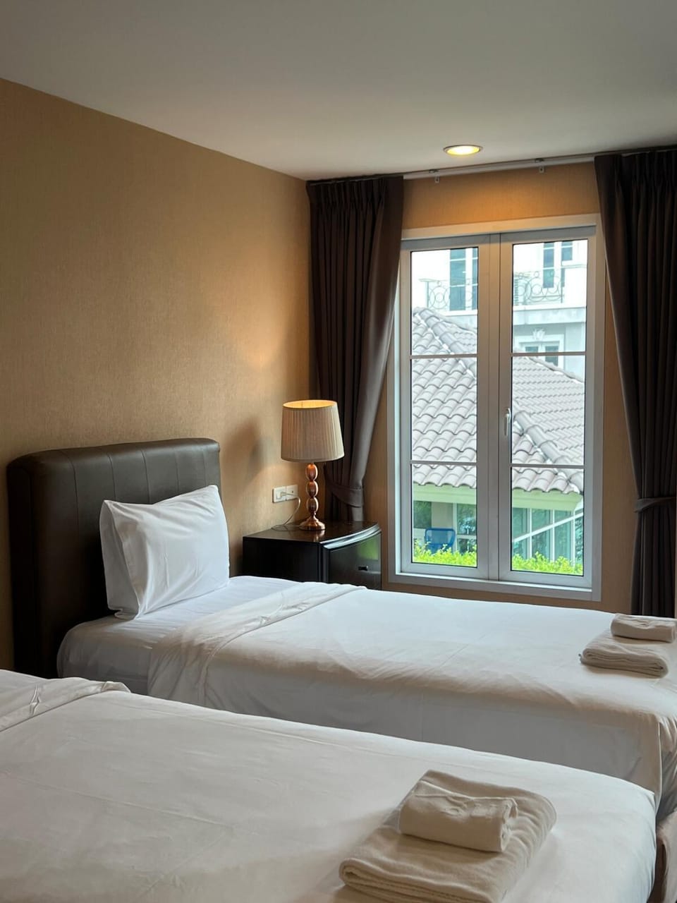 Entire 3Bedroom Townhome, shared swimming pool in Sukhumvit, 2943 House in Bangkok