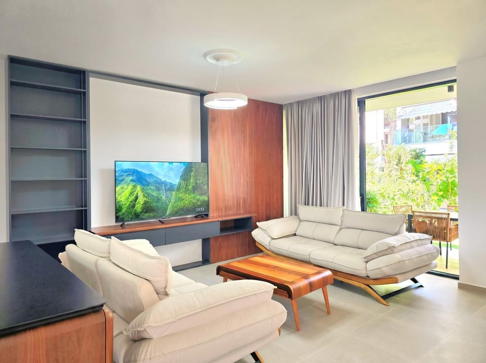 Communal lounge/ TV room, Living room