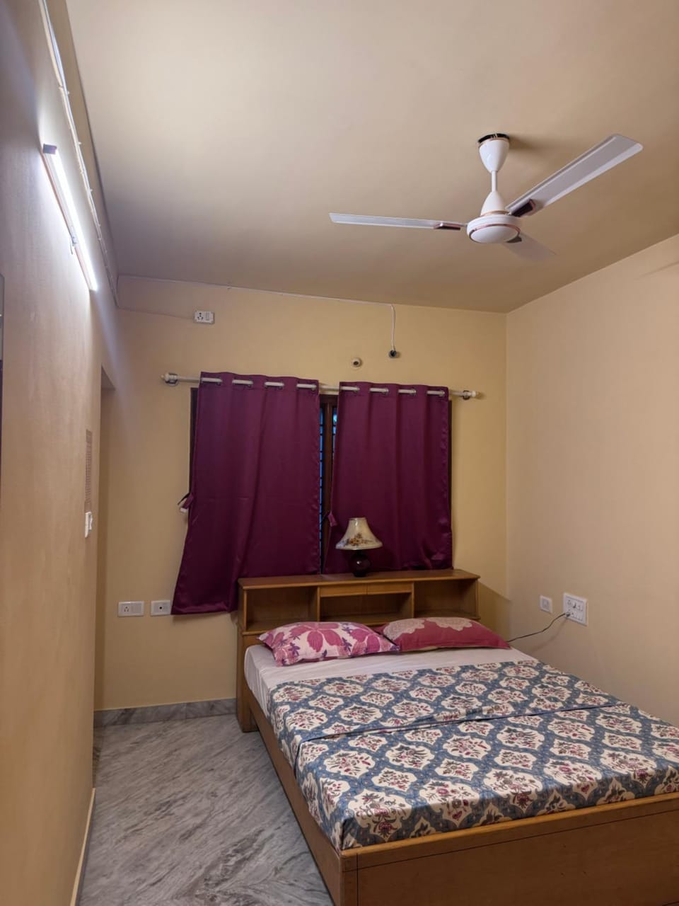 Bed, Photo of the whole room