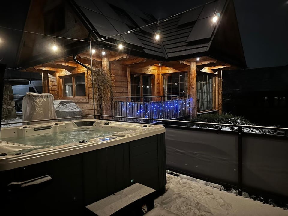 Hot Tub, Hot Tub